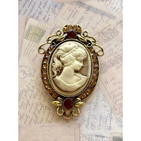 Cameo Jewelry - Cameo Brooch Gold Tone Oval Lady Portrait Crystal Accents Elegant Pin